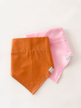 Load image into Gallery viewer, 'peach squeeze' bandana
