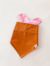 Load image into Gallery viewer, 'peach squeeze' bandana
