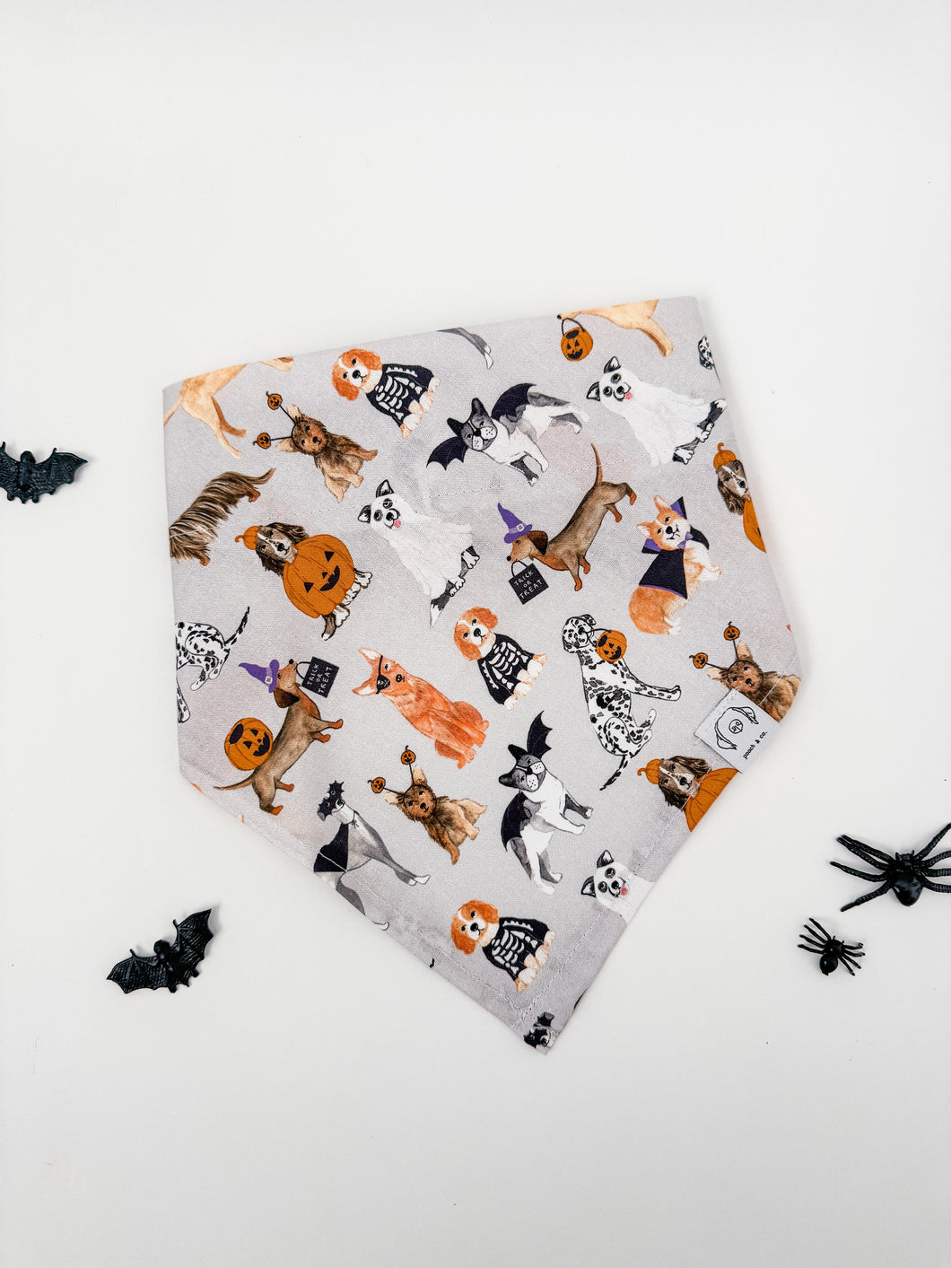 'happy howl-o-ween' bandana