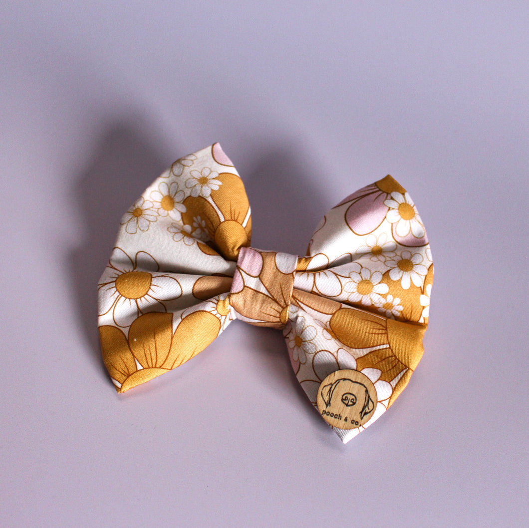 'fleur' bow